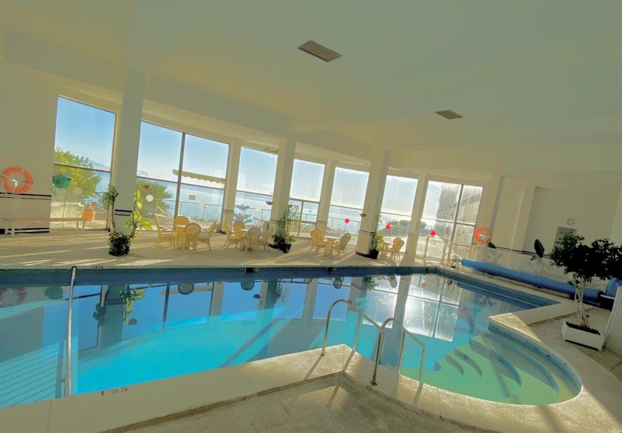 New Fabulous Beachfront 토레몰리노스 외부 사진